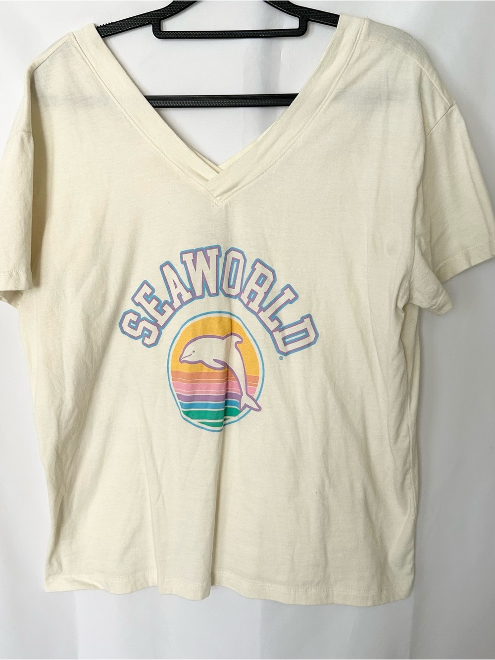 Seaworld Cream V-Neck Graphic Tee